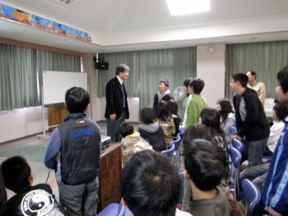 20081218山東小学校授業中.jpg