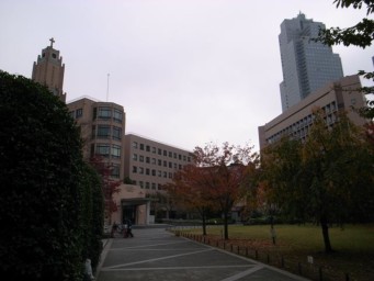 聖路加看護大学外観.jpg